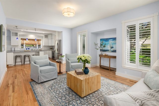 1854 Commodore Lane NW, Bainbridge Island, WA 98110