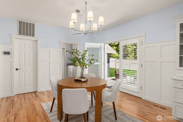 1854 Commodore Lane NW, Bainbridge Island, WA 98110