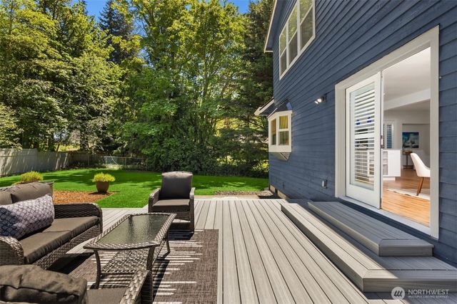 1854 Commodore Lane NW, Bainbridge Island, WA 98110