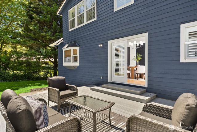 1854 Commodore Lane NW, Bainbridge Island, WA 98110