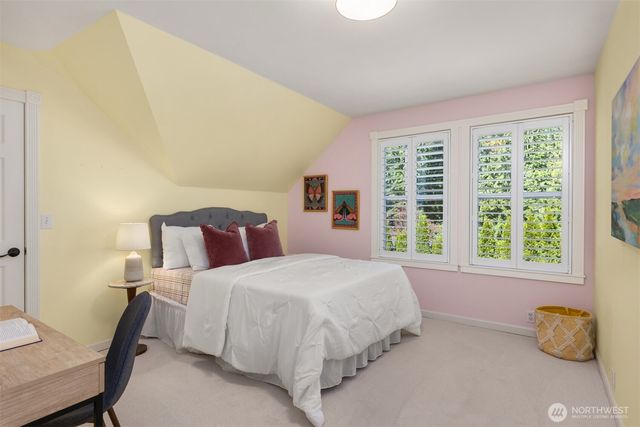 1854 Commodore Lane NW, Bainbridge Island, WA 98110