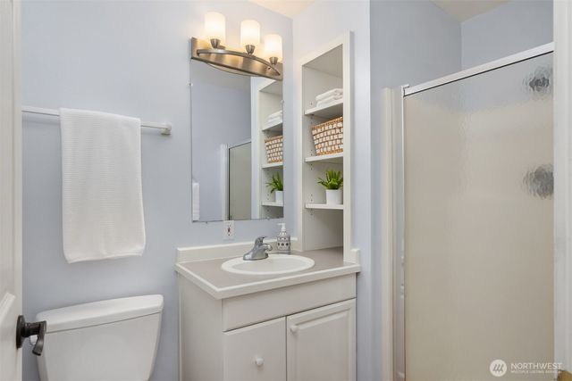 1854 Commodore Lane NW, Bainbridge Island, WA 98110