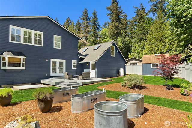 1854 Commodore Lane NW, Bainbridge Island, WA 98110