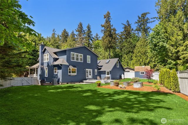1854 Commodore Lane NW, Bainbridge Island, WA 98110
