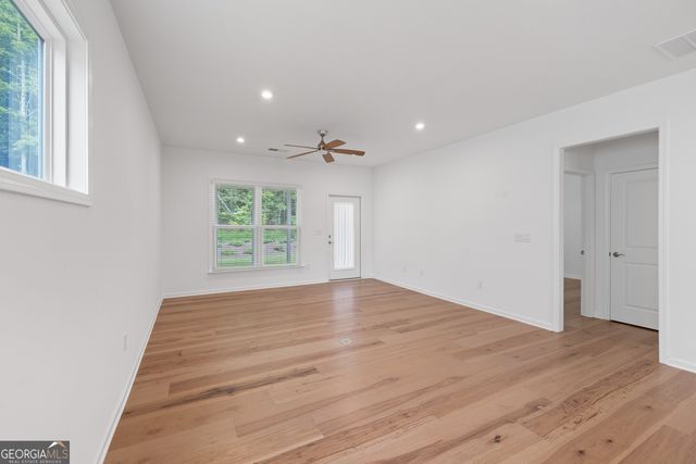 1300 Starboard Way, Greensboro, GA 30642