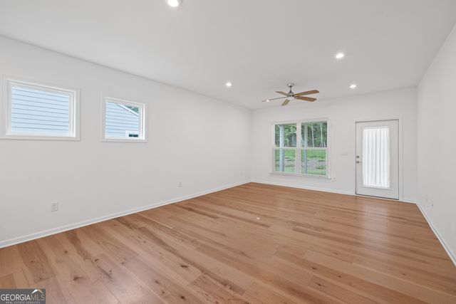 1300 Starboard Way, Greensboro, GA 30642