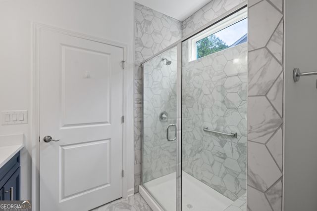 1300 Starboard Way, Greensboro, GA 30642