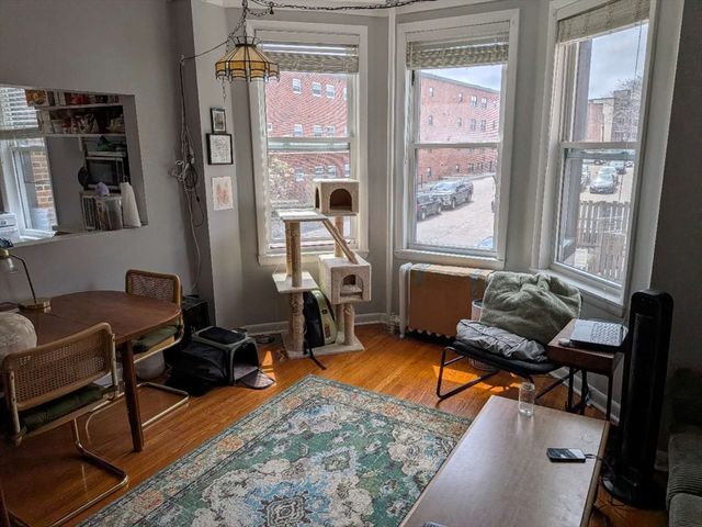4 Commonwealth Ct 9, Boston, MA 02135