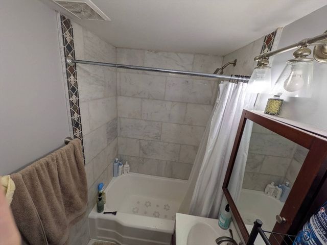4 Commonwealth Ct 9, Boston, MA 02135