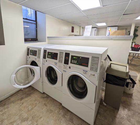 4 Commonwealth Ct 9, Boston, MA 02135