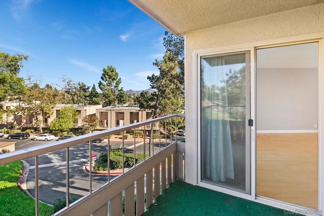 5704 Baltimore Dr 320, La Mesa, CA 91942