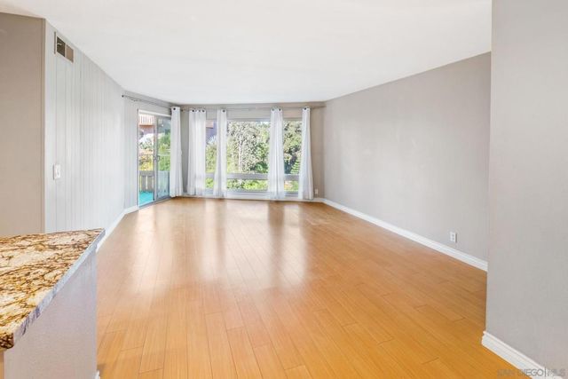 5704 Baltimore Dr 320, La Mesa, CA 91942