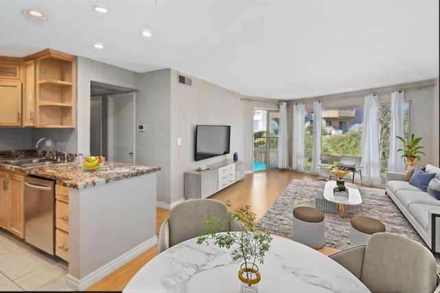 5704 Baltimore Dr 320, La Mesa, CA 91942