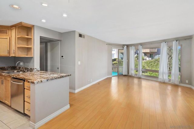 5704 Baltimore Dr 320, La Mesa, CA 91942