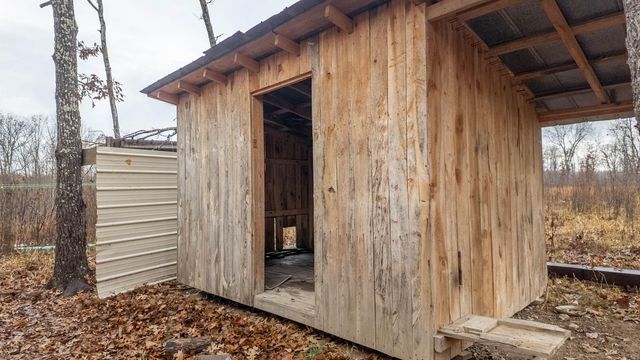 557 County Road 206, Alton, MO 65606