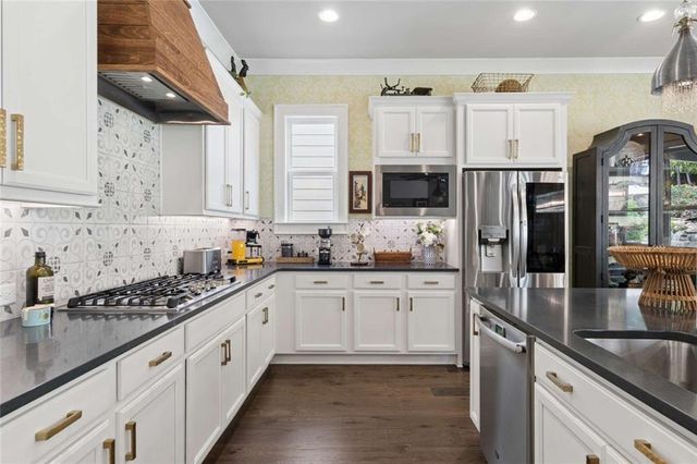 16165 Grand Litchfield Drive, Roswell, GA 30075