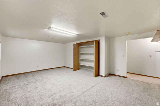 6114 S RED OAKS DR, Murray, UT 84123