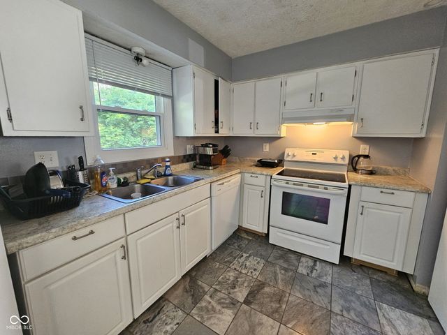 1345 Countryside Lane, Indianapolis, IN 46231