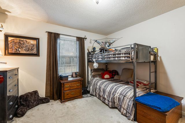 1746 Rainbow Circle NE, Dalton, GA 30721