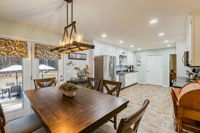 1746 Rainbow Circle NE, Dalton, GA 30721