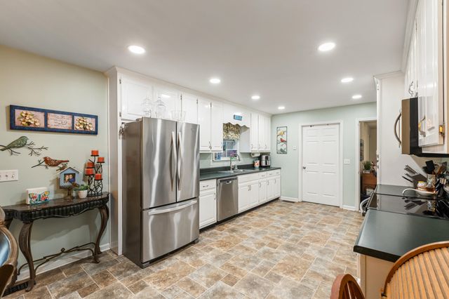 1746 Rainbow Circle NE, Dalton, GA 30721