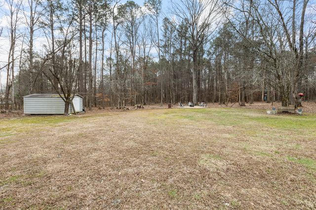 1746 Rainbow Circle NE, Dalton, GA 30721