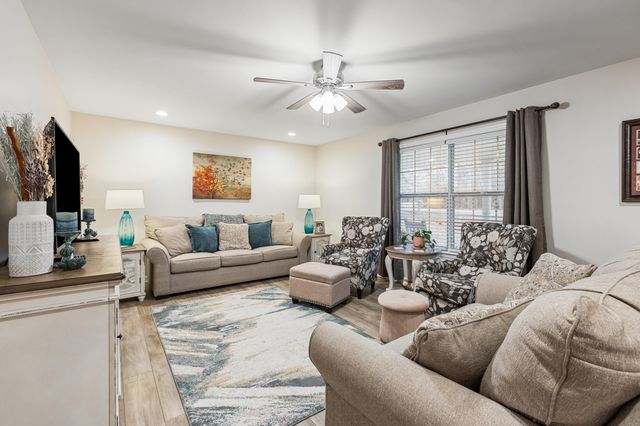 1746 Rainbow Circle NE, Dalton, GA 30721