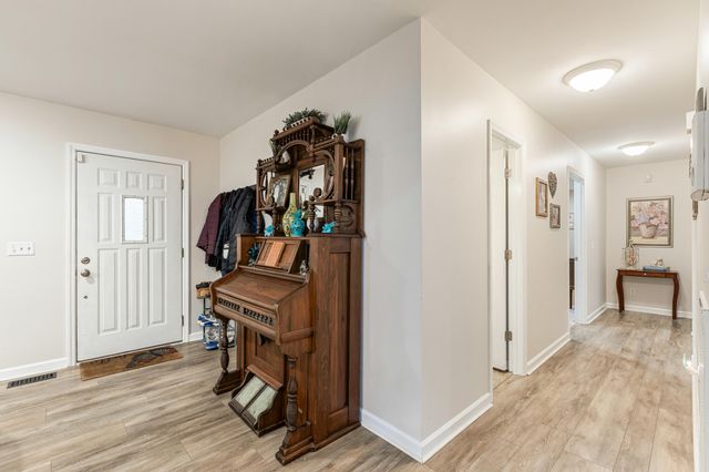 1746 Rainbow Circle NE, Dalton, GA 30721