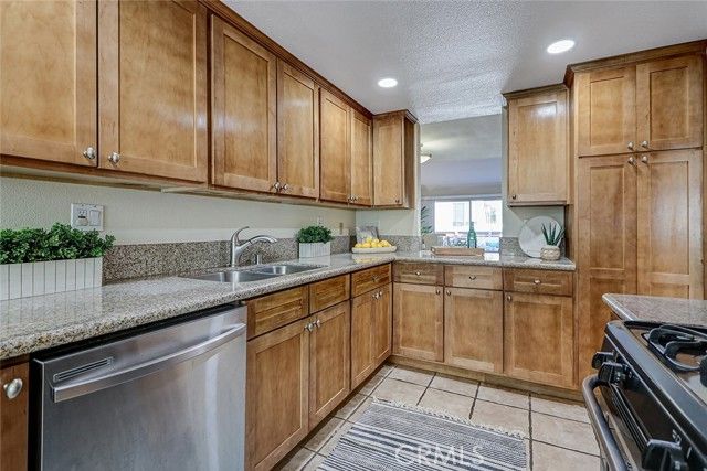 2105 Mathews Avenue 11, Redondo Beach, CA 90278