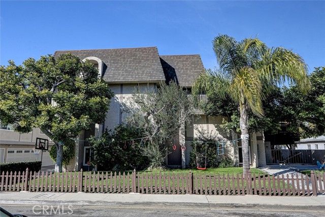 2105 Mathews Avenue 11, Redondo Beach, CA 90278