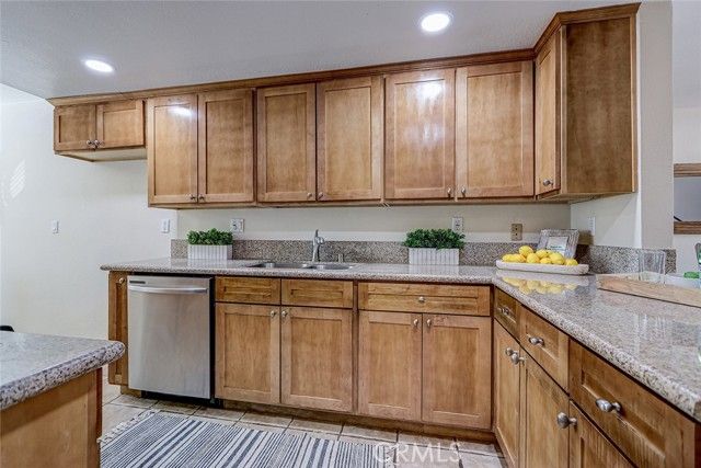 2105 Mathews Avenue 11, Redondo Beach, CA 90278