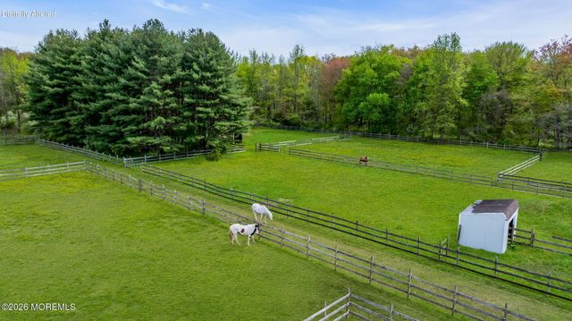 10 Daum Road, Manalapan, NJ 07726