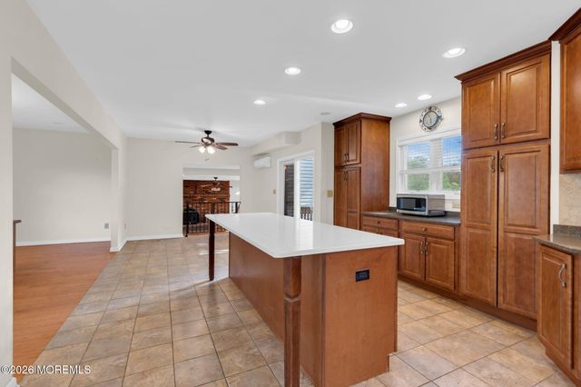 10 Daum Road, Manalapan, NJ 07726