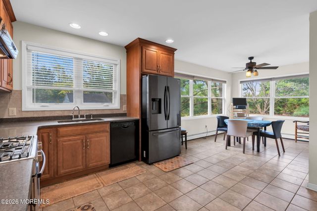 10 Daum Road, Manalapan, NJ 07726