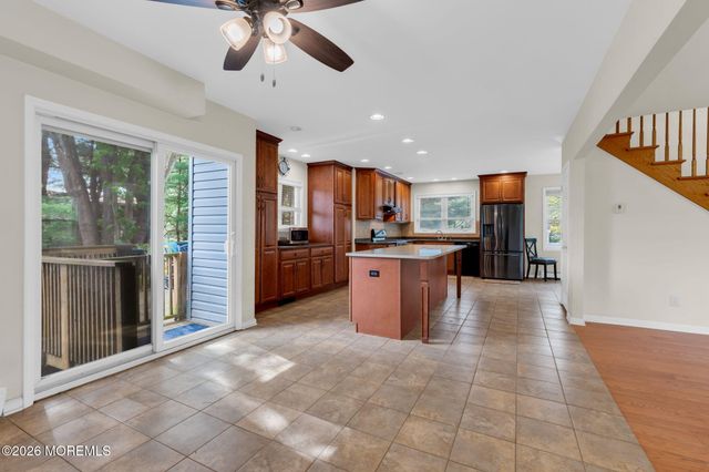 10 Daum Road, Manalapan, NJ 07726