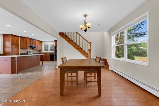 10 Daum Road, Manalapan, NJ 07726