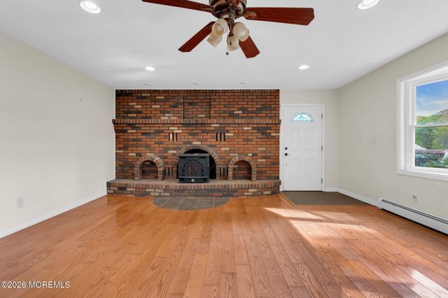 10 Daum Road, Manalapan, NJ 07726