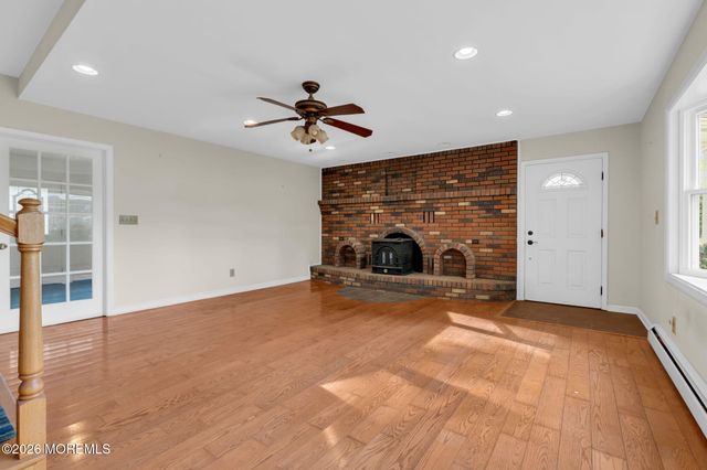 10 Daum Road, Manalapan, NJ 07726