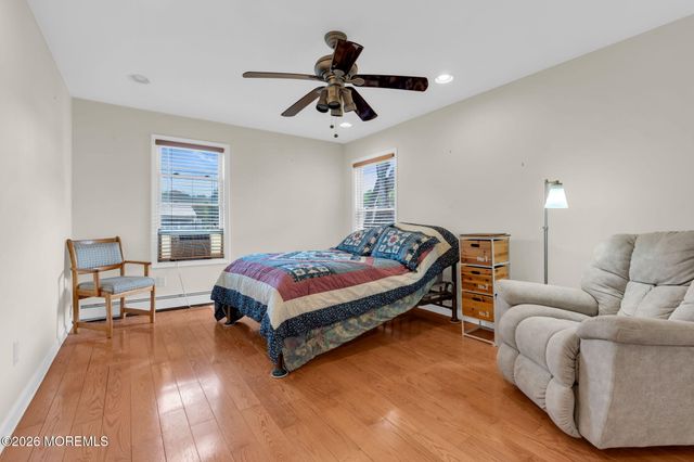 10 Daum Road, Manalapan, NJ 07726