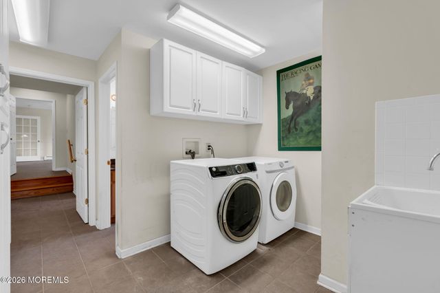 10 Daum Road, Manalapan, NJ 07726