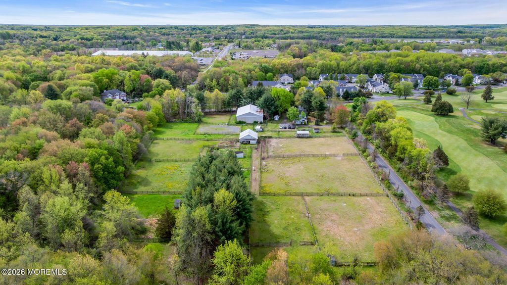 10 Daum Road, Manalapan, NJ 07726