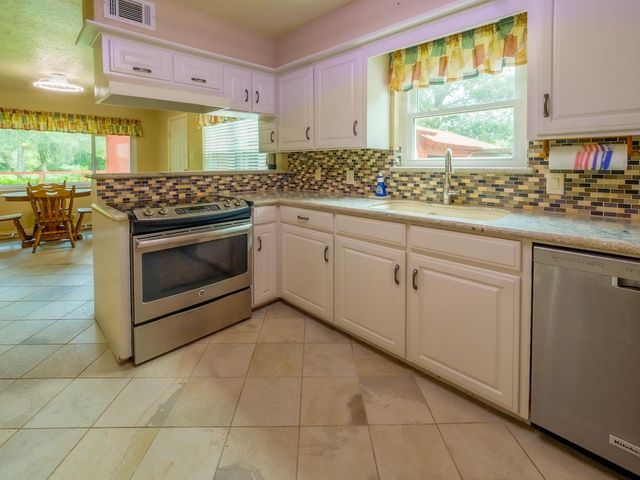 25429 Hardin Store Road, Magnolia, TX 77354