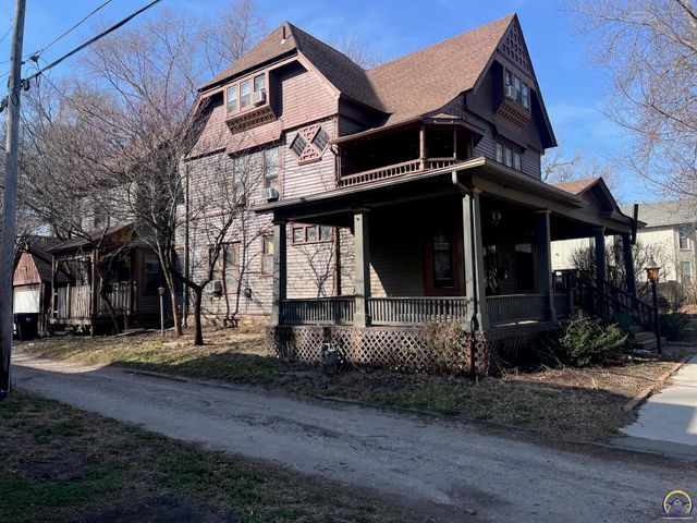 915 SW Munson AVE, Topeka, KS 66604