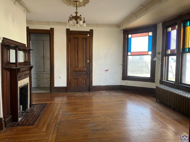 915 SW Munson AVE, Topeka, KS 66604