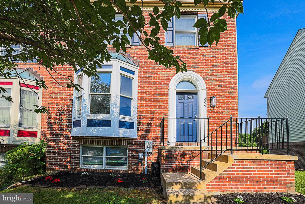 Image 3 of property listing at 906 BUCKLAND PL, Bel Air, MD 21014