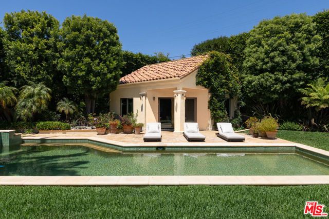 530 Moreno Avenue, Los Angeles, CA 90049