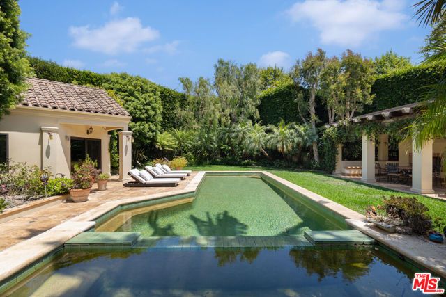 530 Moreno Avenue, Los Angeles, CA 90049