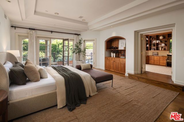 530 Moreno Avenue, Los Angeles, CA 90049
