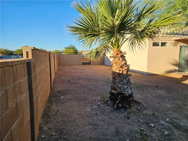 1804 E La Entrada Place, Fort Mohave, AZ 86426