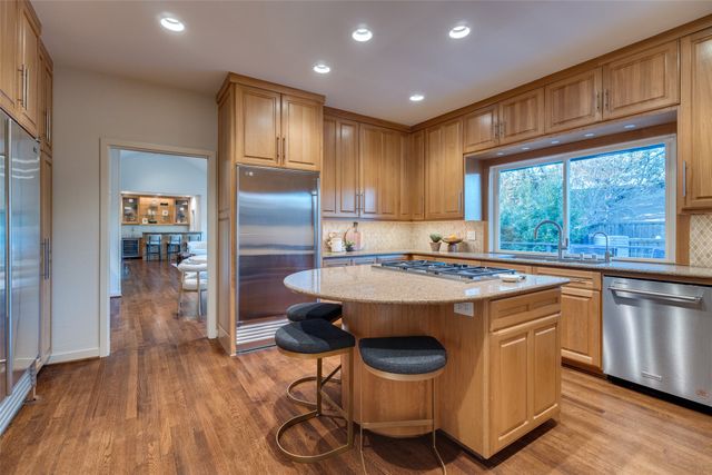 7435 Kenshire Lane, Dallas, TX 75230